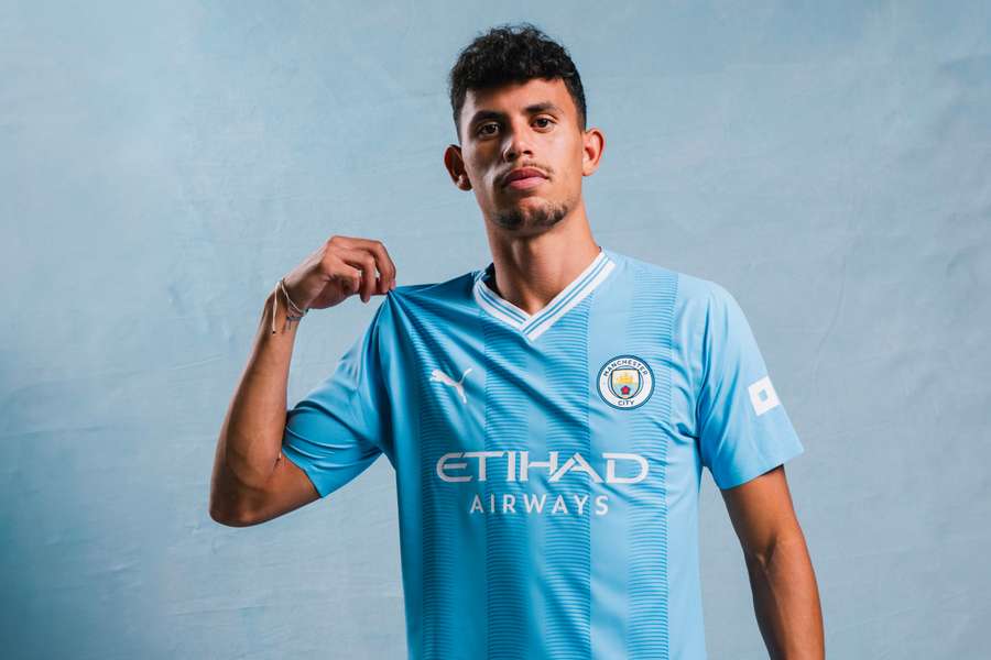 Matheus Nunes bude nyní oblékat dres Manchesteru City.