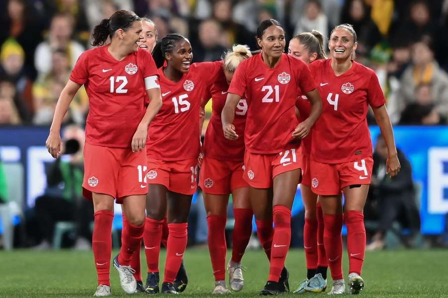 Naționala de fotbal feminin a Canadei cere drepturi egale cu cele ale selecționatei masculine