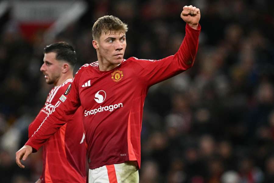 Rasmus Hojlund fez dois gols e deu uma assistência na vitória do Manchester United