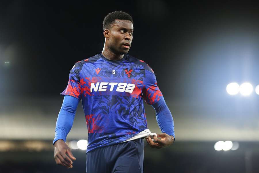 Guehi leaves! Defender departs England camp and returns to Palace for injury treatment