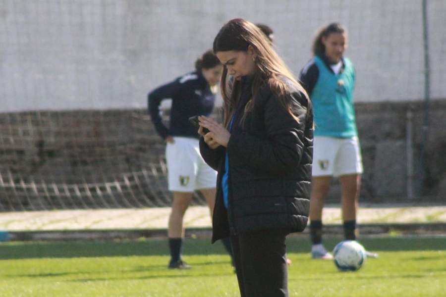 Beatriz veste as cores da equipa feminina do Famalicão