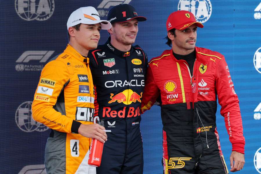 Sainz, junto a Verstappen y Norris