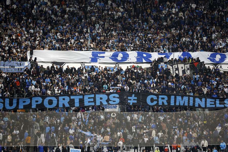 De inhaalwedstrijd tussen Olympique Marseille en Olympique Lyon zal gespeeld worden in het Stade Vélodrome