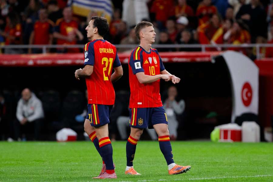 Dani Olmo y Oyarzábal, con España