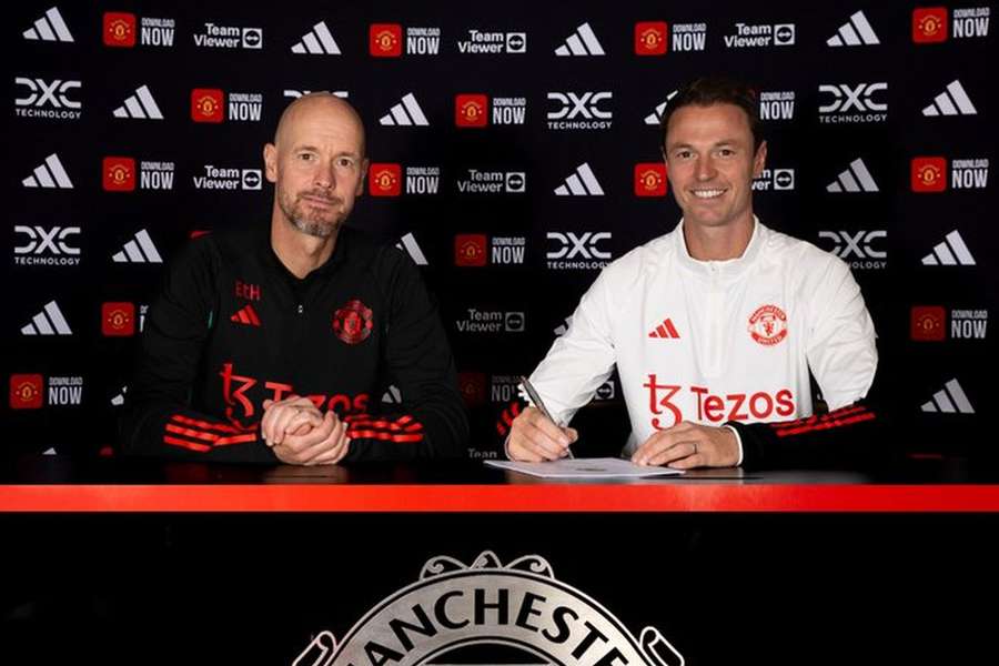 Jonny Evans assinou contrato até 2024