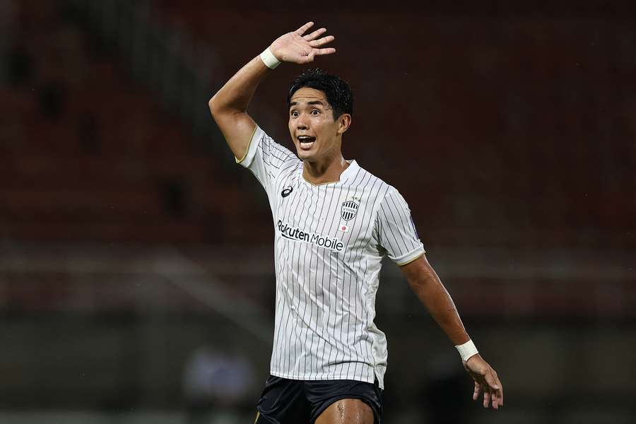 Muto in action for Vissel Kobe