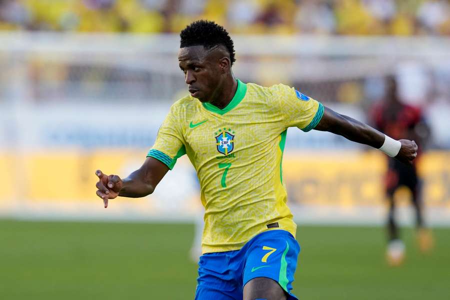 Vinícius Júnior está fora do próximo jogo do Brasil