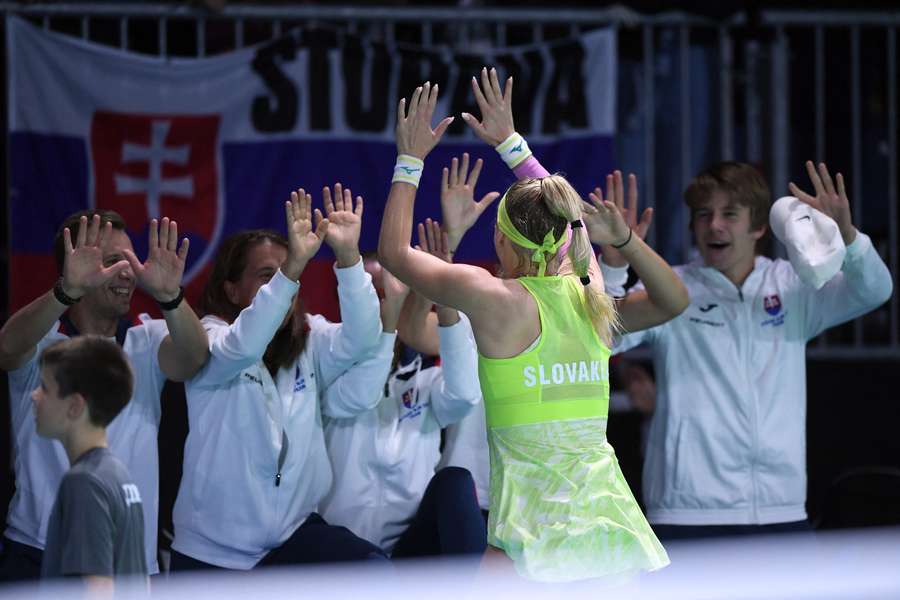 Sramkova célébrant sa victoire.