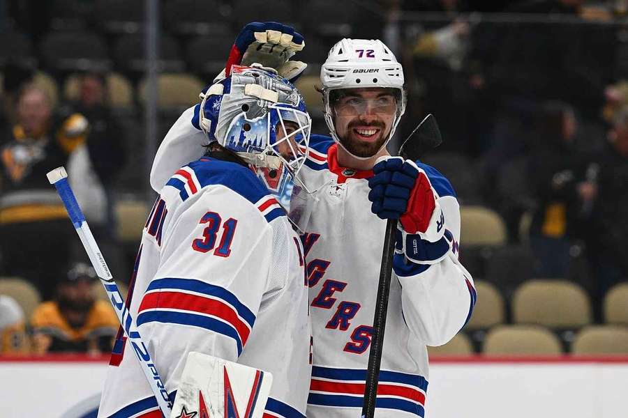 Filip Chytil přispěl k vítězství Rangers 6:0 gólem.