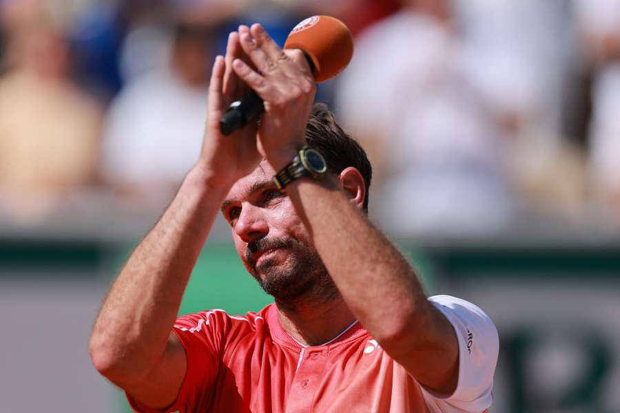 Wawrinka, emocionado en su adiós Wawrinka, emocionado en su adiós