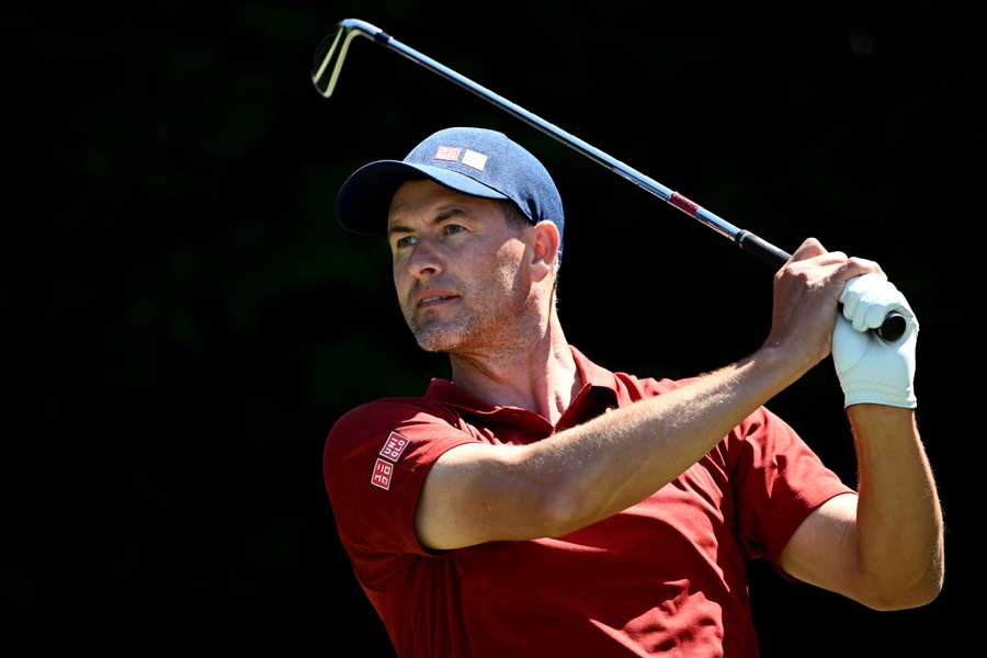 Scott shares the lead with Micheluzzi at the Australian Open