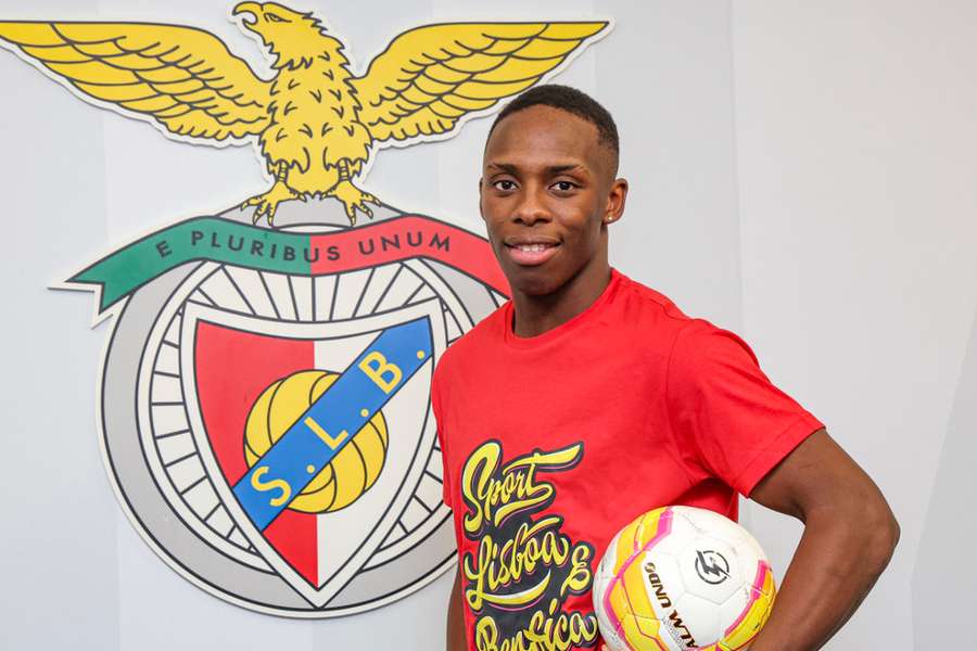 Kutchy renova com o Benfica Kutchy renova com o Benfica