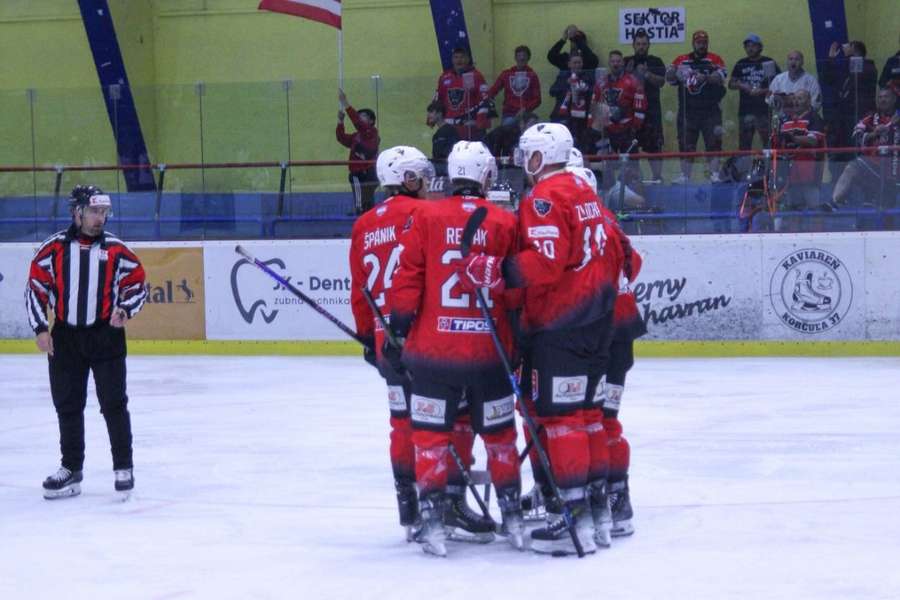 Považská Bystrica v predohrávke zdolala Levice.