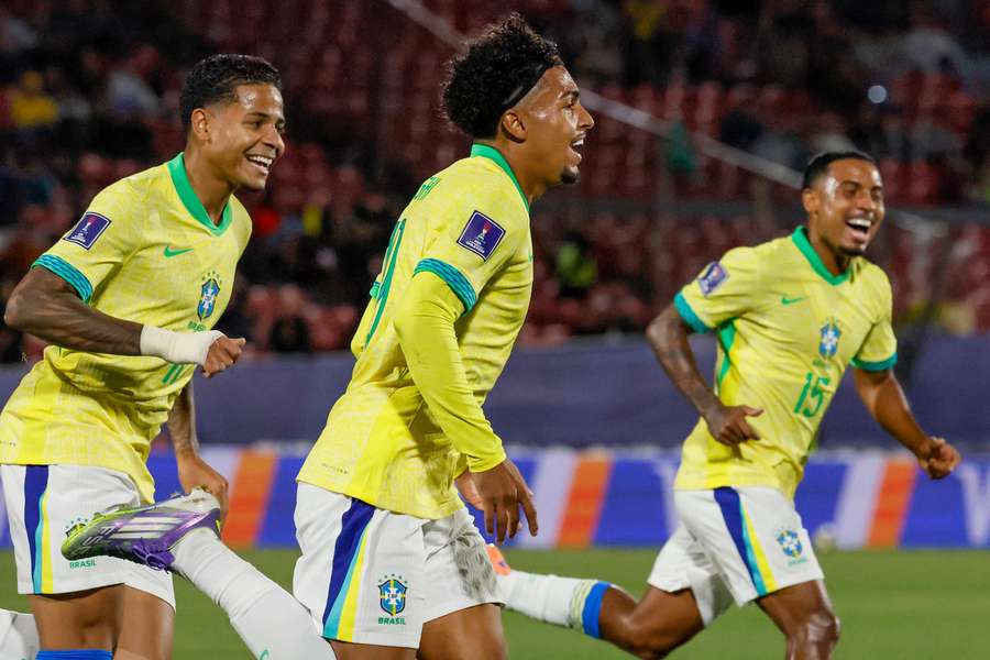 O Brasil estreou com empate diante do México