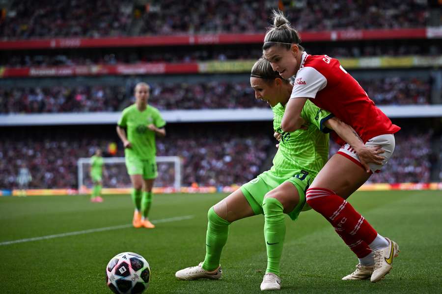 Wolfsburg supera Arsenal e enfrenta Barça na final da Champions feminina