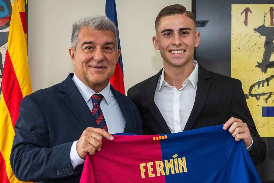 Barcelona renova com Fermín López até 2029