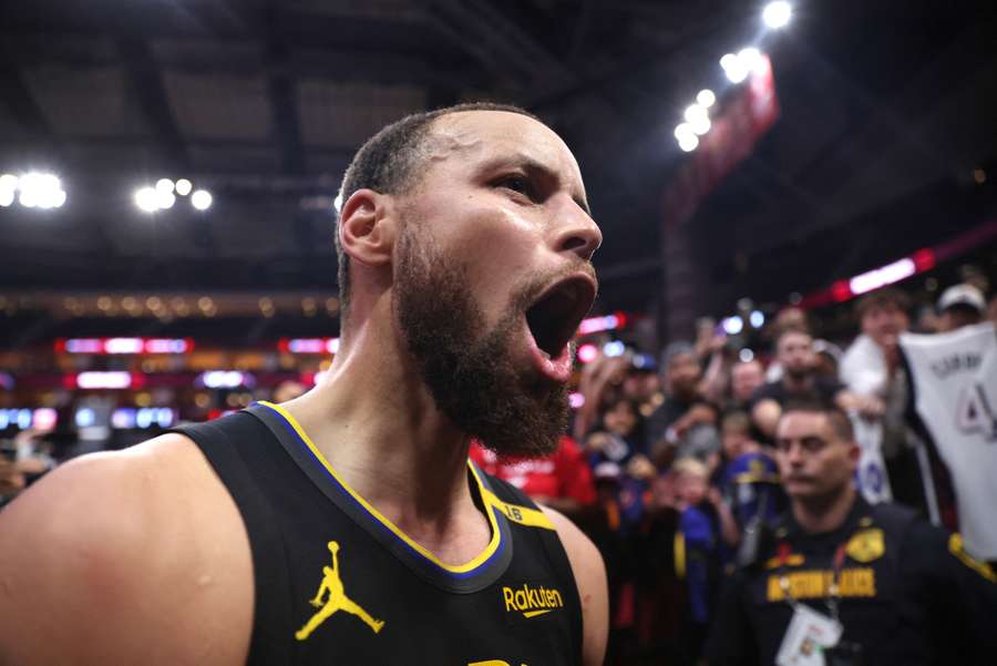 Steph Curry jubelt über das Weiterkommen
