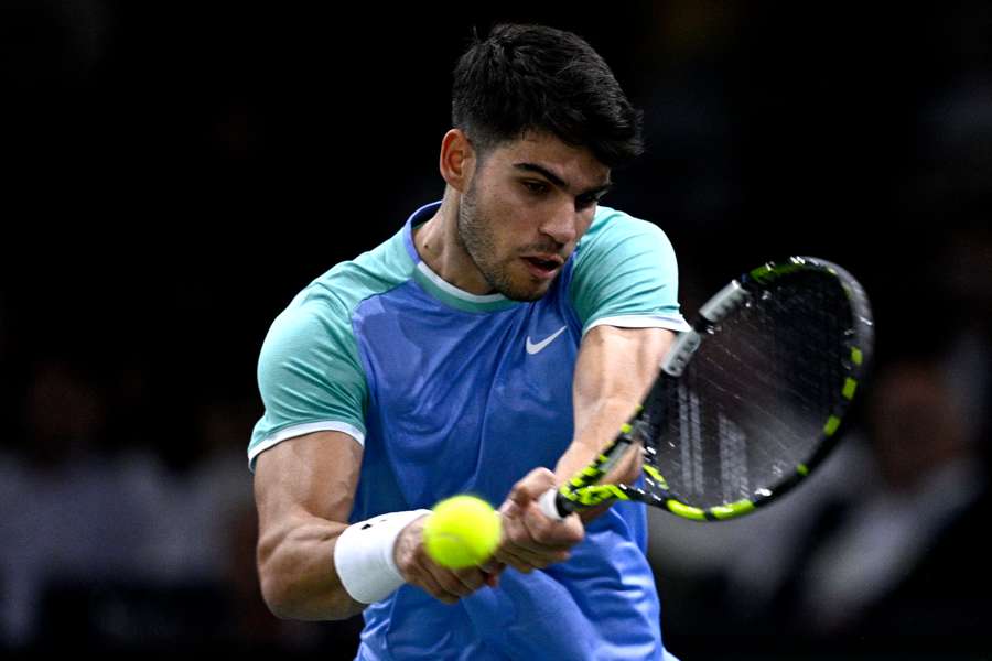 Carlos Alcaraz ist beim Paris Masters überraschend ausgeschieden.