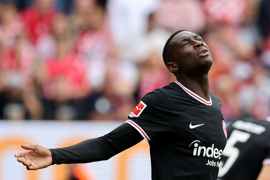 PSG try to seal Muani deal on transfer deadline day