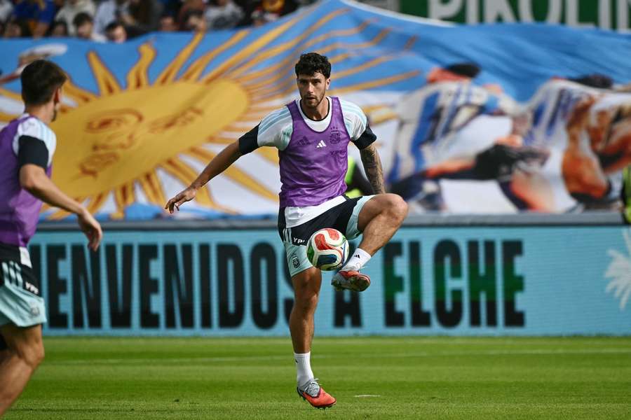 Marcos Senesi se alătură de urgență lotului Argentinei pentru Cupa Mondială, în urma accidentării lui Leonardo Balerdi