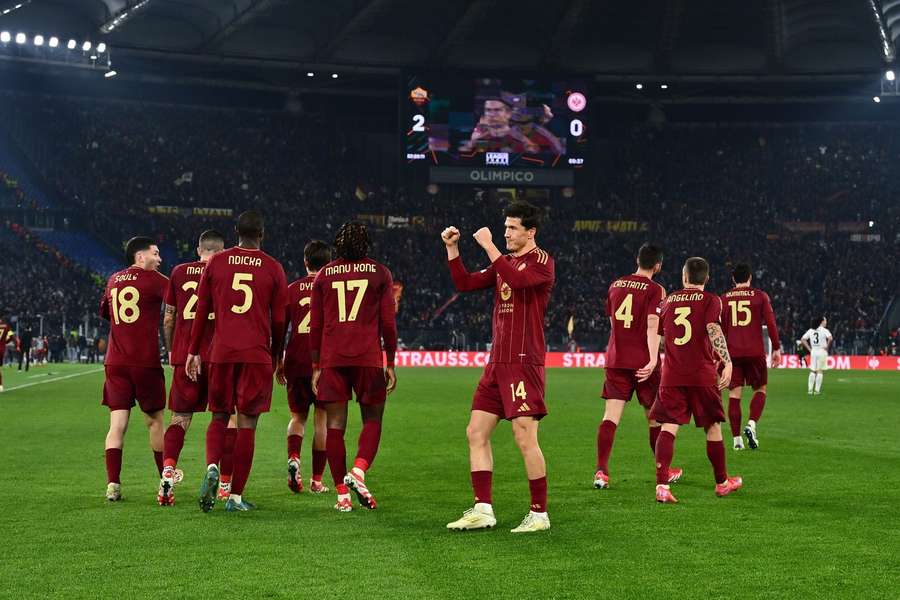 Roma bez większych problemów pokonała Eintracht przed własną publicznością 
