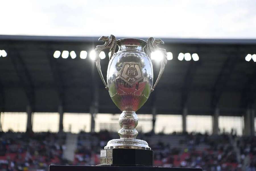 Trofeul acordat câștigătoarei Cupei României