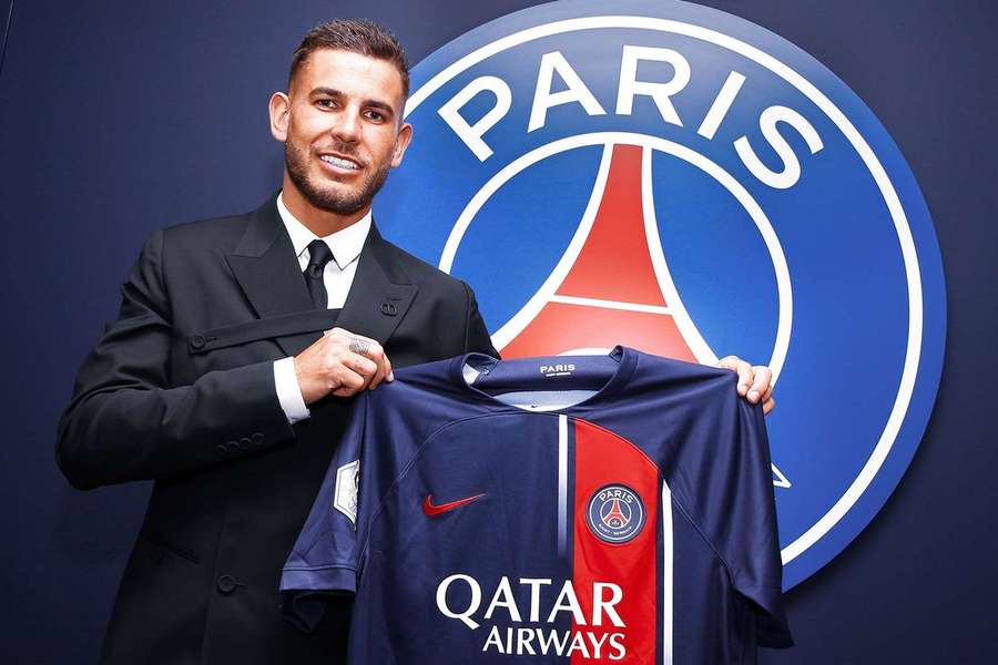 Lucas Hernández troca Bayern Munique pelo PSG e assina até 2028