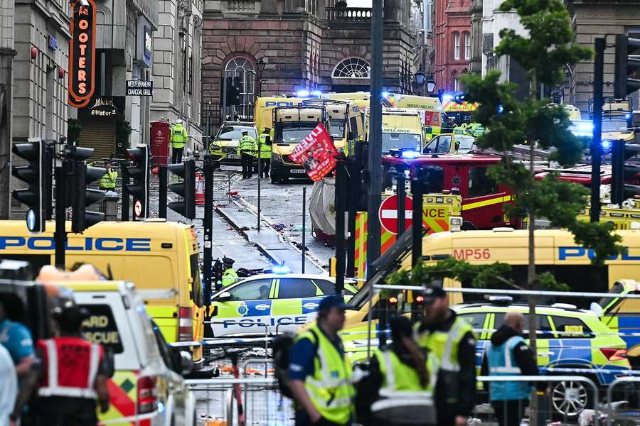 Torcedores tentaram agredir o motorista após atropelamento Torcedores tentaram agredir o motorista após atropelamento