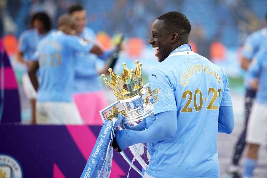 Francouz Benjamin Mendy uspěl u soudu a má od Manchesteru City inkasovat pěkný ranec milionů.