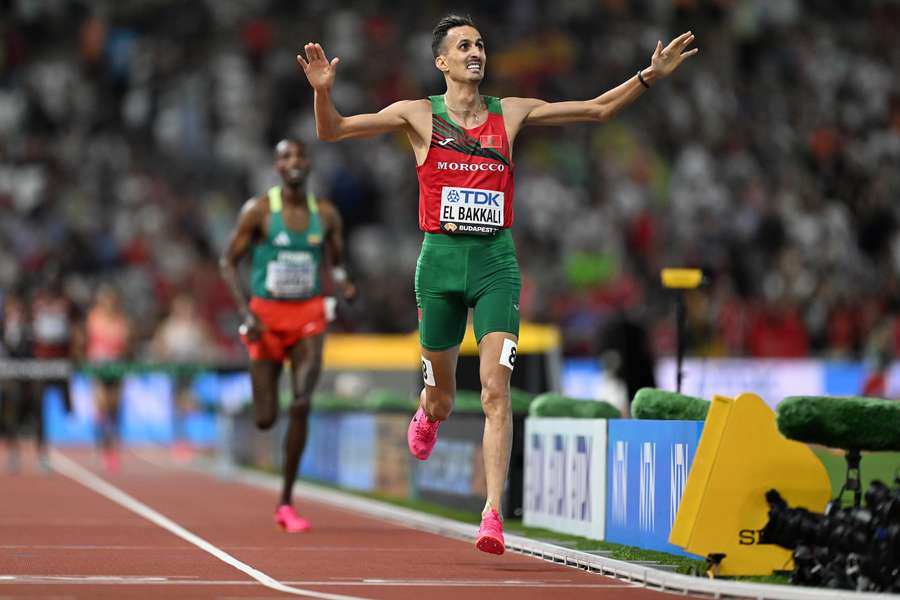 El marroquí El Bakkali revalida su título mundial en 3.000 m obstáculos