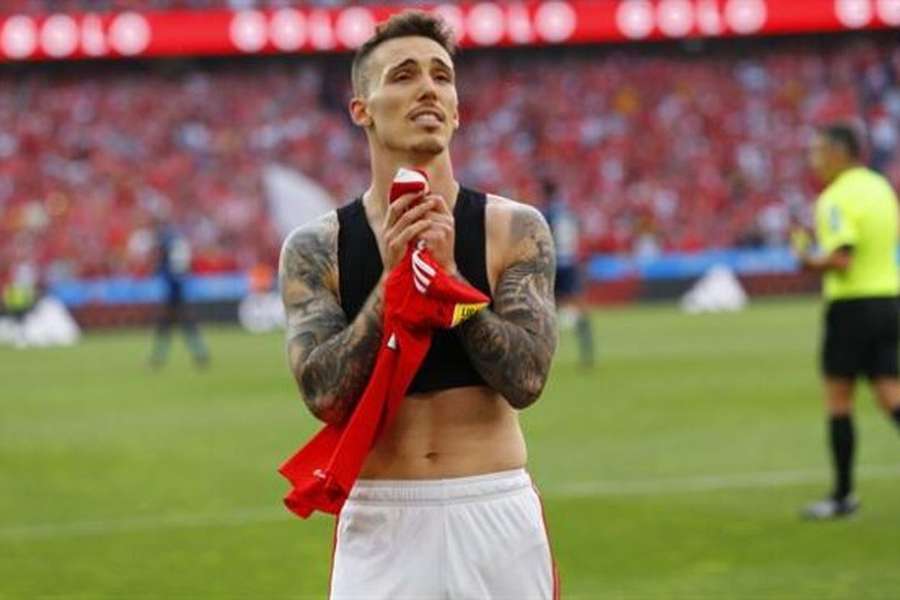 Grimaldo marcó en su último partido con el Benfica, de penalti, y no ocultó su emoción