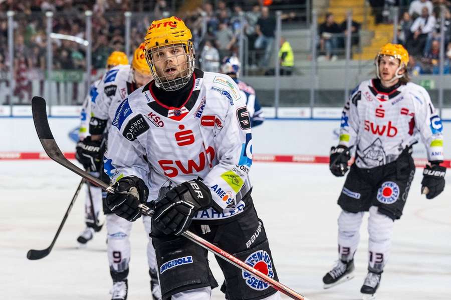 Christian Wejse er én af fire danskere i Bremerhavens bedste ishockeyklub, Fischtown Pinguins.