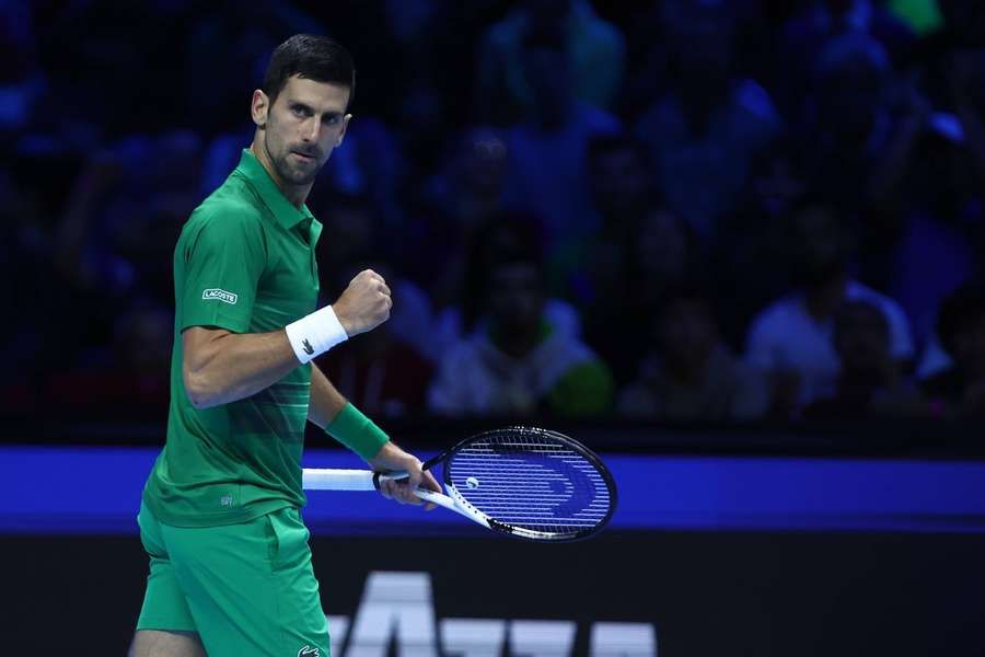 Novak Djokovic a remporté son match face à Stefanos Tsitsipas cette nuit pour son entrée en lice au Masters à Turin.