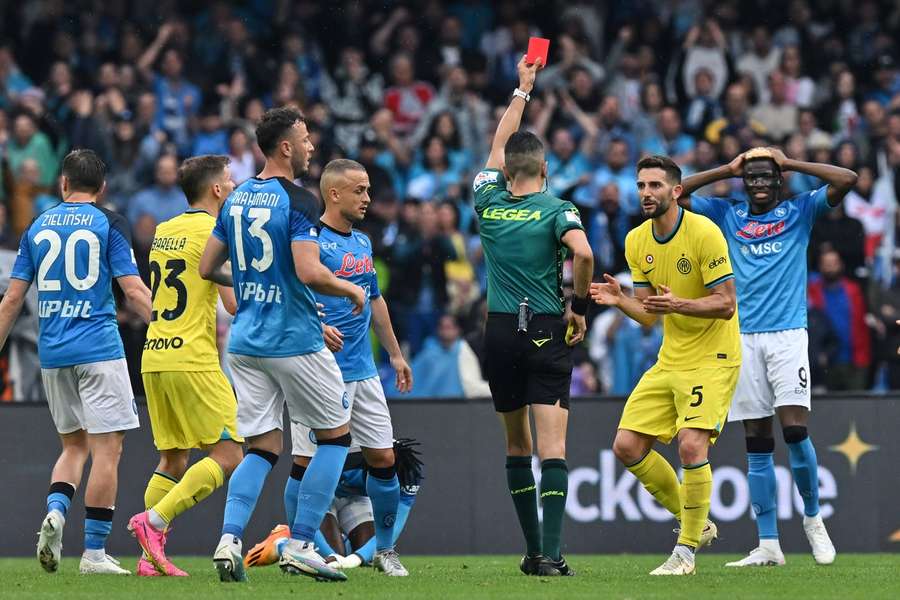 O osude stretnutia Neapolu s Interom rozhodla červená karta.