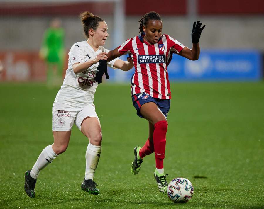 Emelyne Laurent avec l'Atlético de Madrid Emelyne Laurent avec l'Atlético de Madrid