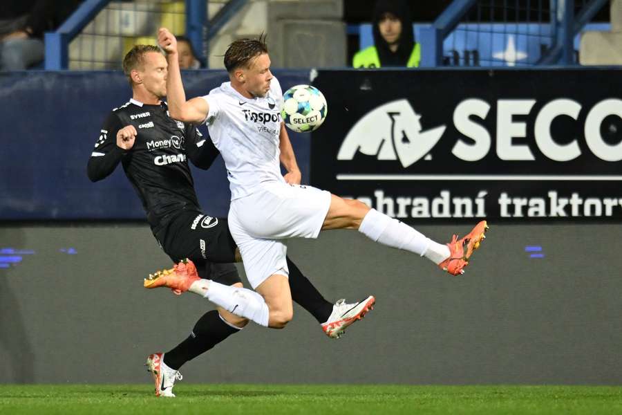 Dominik Plechatý odehrál v derby celých 90 minut. Dominik Plechatý odehrál v derby celých 90 minut.