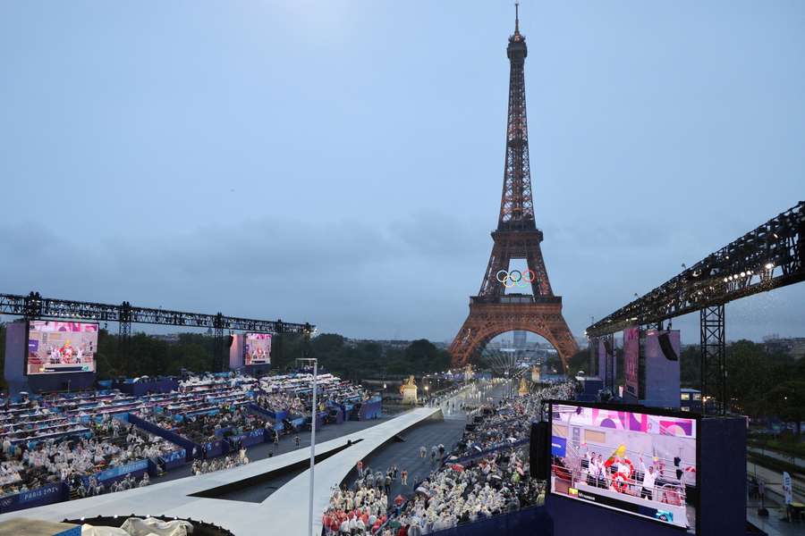 Delegations arrive at the Trocadero during the opening ceremony