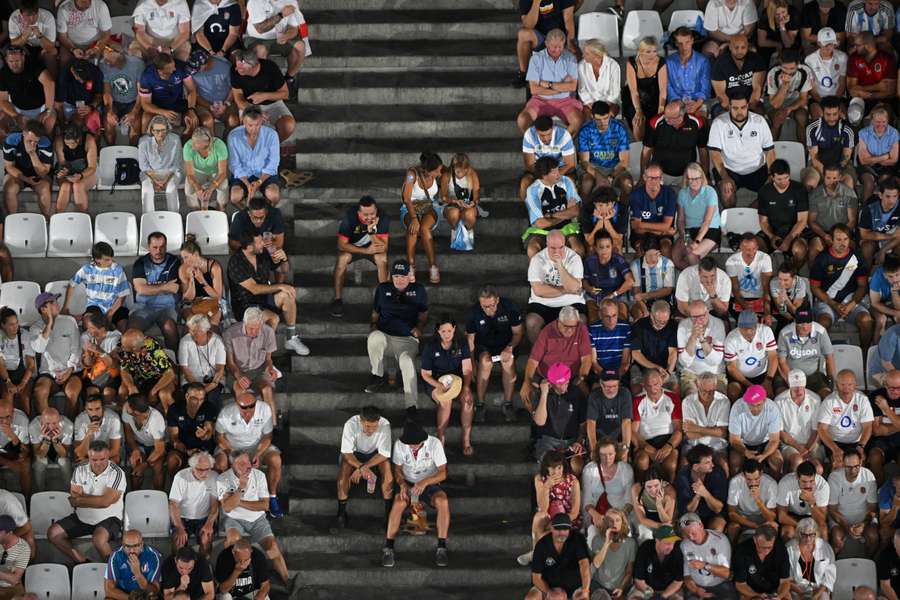 Muitos torcedores entraram no estádio com partidas em andamento
