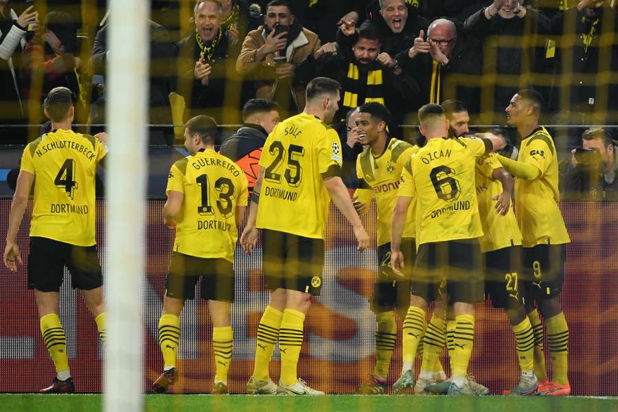 Los jugadores del Dortmund celebran el único gol
