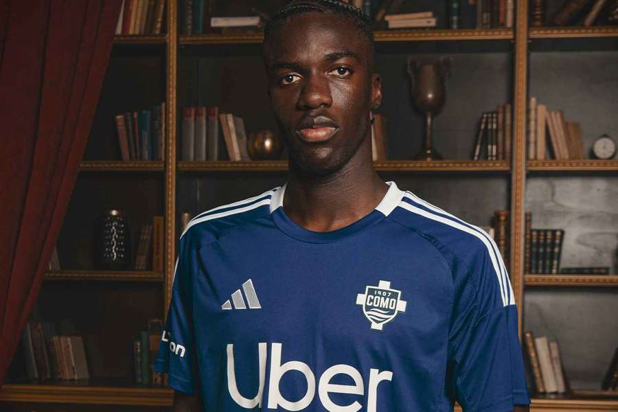 Assane Diao, con la camiseta de su nuevo equipo