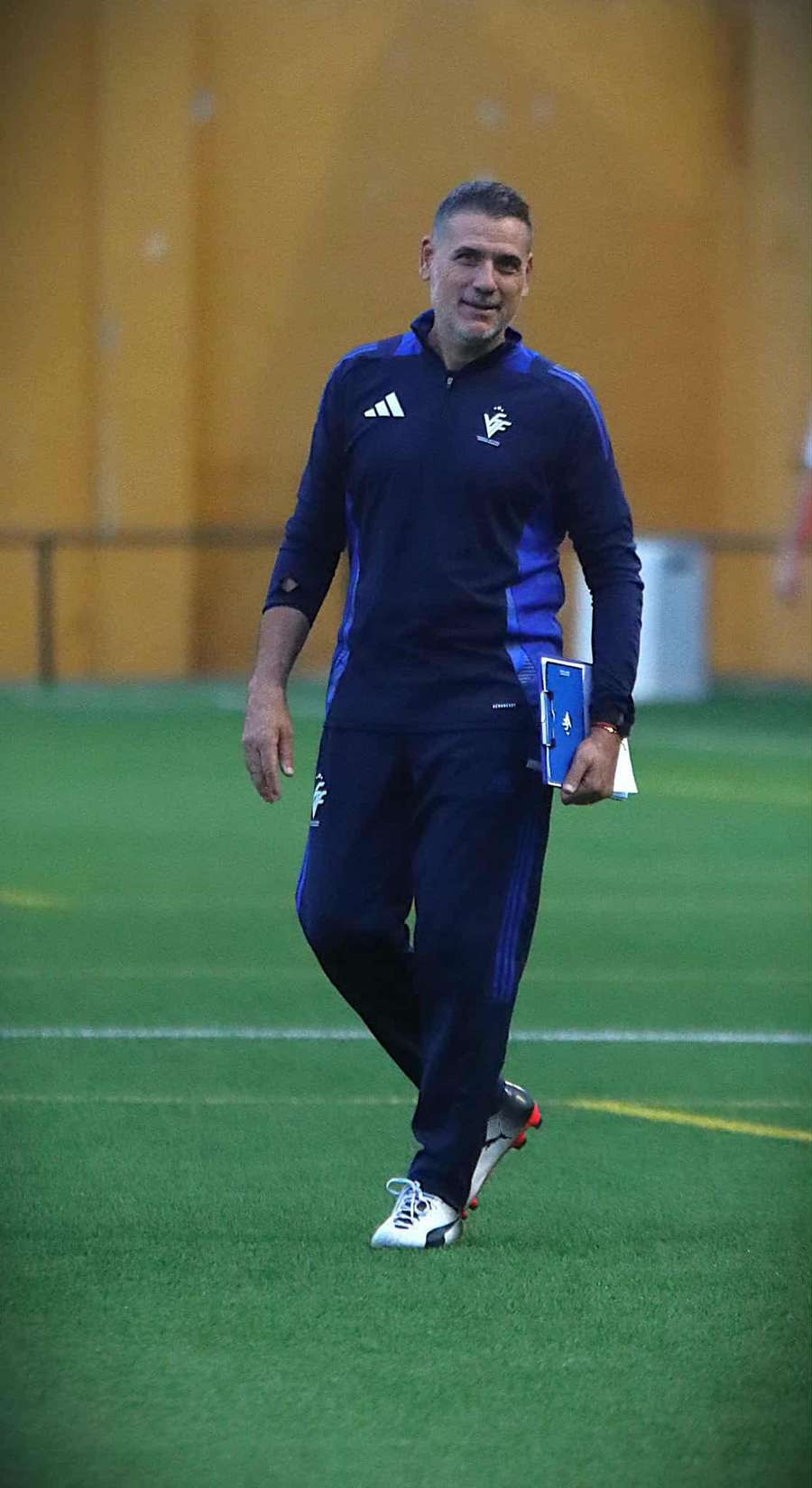 Andrés Palop, dirigiendo a la selección valenciana