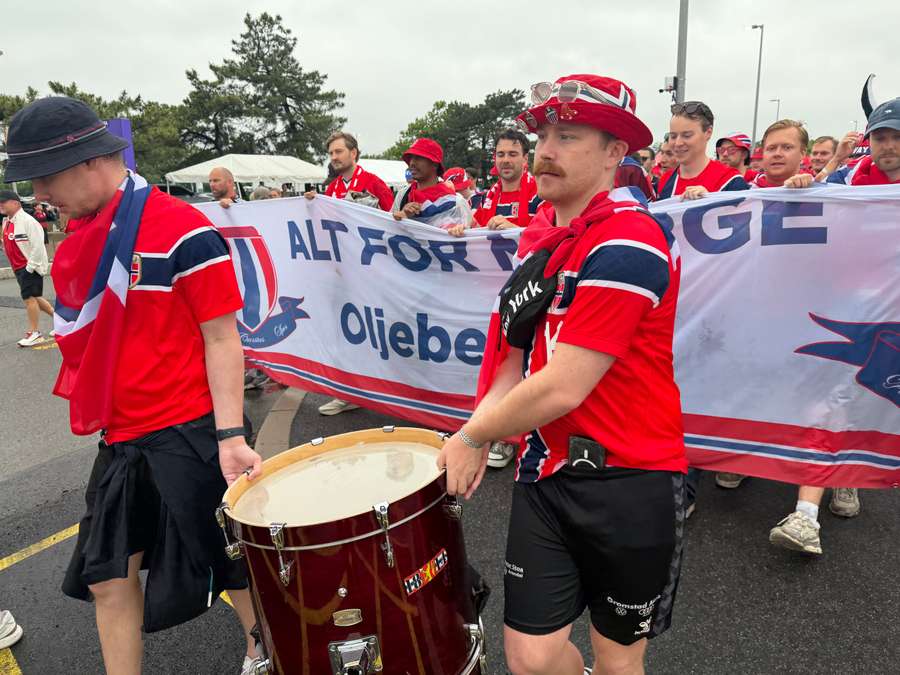 Os tambores noruegueses na chegada ao MetLife Stadium Os tambores noruegueses na chegada ao MetLife Stadium