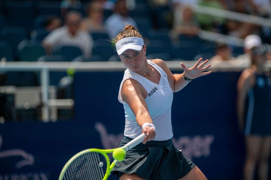 Barbora Krejčíková začne US Open proti kanadské teenagerce Victorii Mbokové.