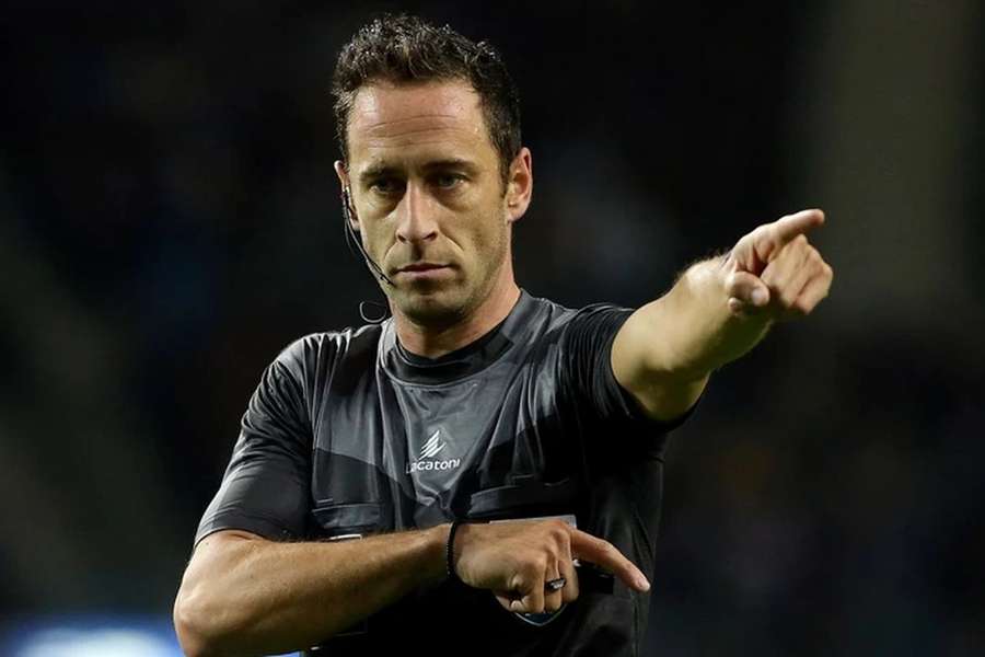 Artur Soares Dias vai para o terceiro jogo europeu da época