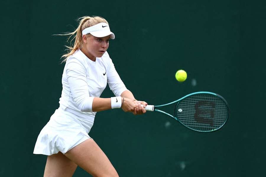 Brenda Fruhvirtová přehrála v prvním kole Wimbledonu Mirru Andrejevovou.