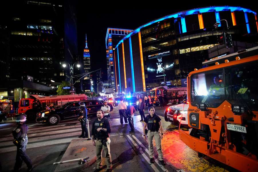 La policía de Nueva York ha arrestado a 21 personas tras las agresiones sufridas por aficionados de los Spurs La policía de Nueva York ha arrestado a 21 personas tras las agresiones sufridas por aficionados de los Spurs