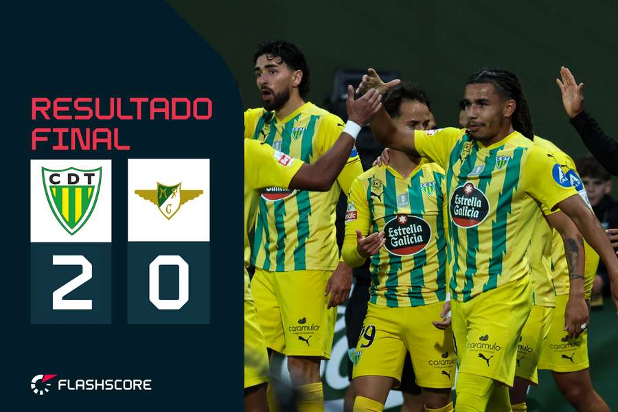 Tondela celebra triunfo no Estádio João Cardoso