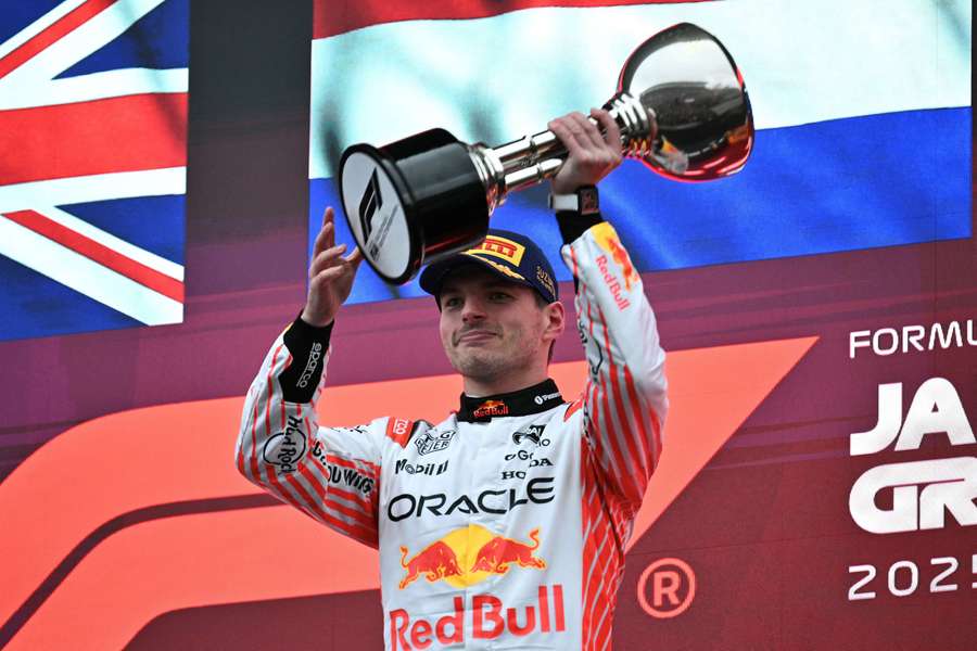 Verstappen ficou com a vitória no GP do Japão