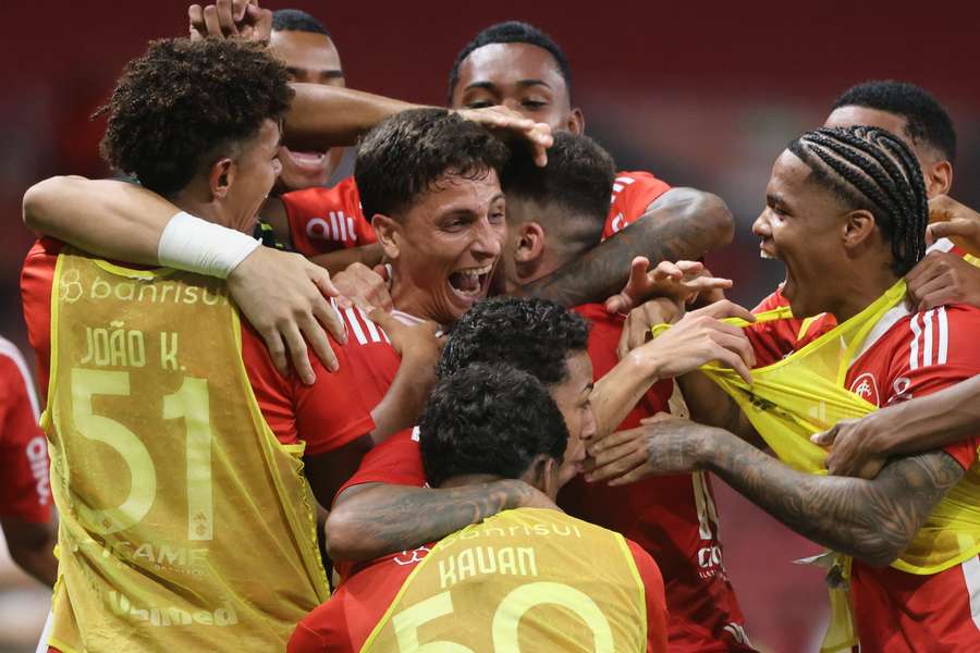 Internacional comemora gol da vitória marcado por Diego Coser Internacional comemora gol da vitória marcado por Diego Coser
