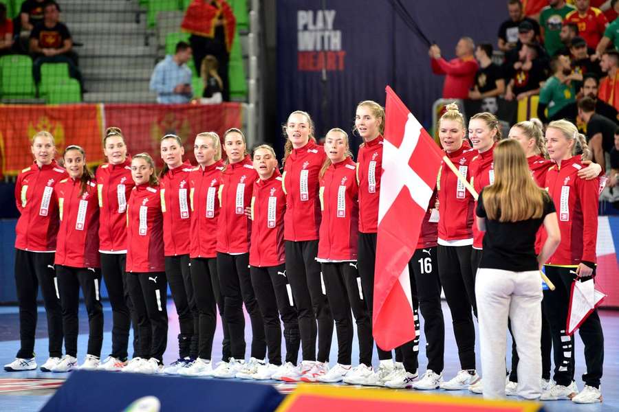 I december vandt det danske kvindehåndboldlandshold EM-sølv. I 2023 og 2024 risikerer de at skulle spille tre slutrunder på 13 måneder.